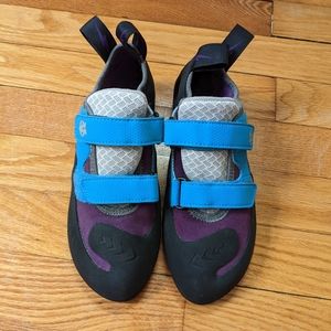 Evolv Raven Women's Velcro Climbing shoe. 7.5w US | 38 euro | 240 mondo